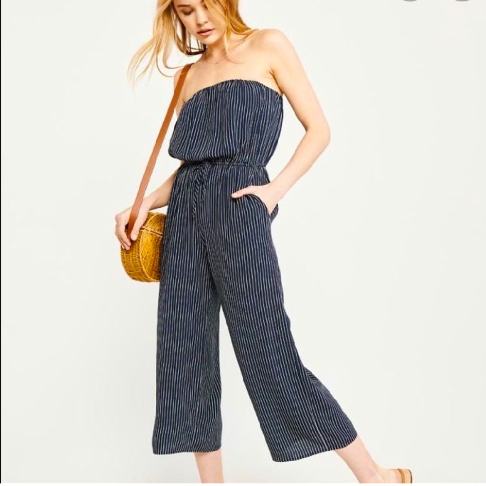 NWOT Abercrombie & Fitch pinstripe strapless wide leg cropped jumpsuit